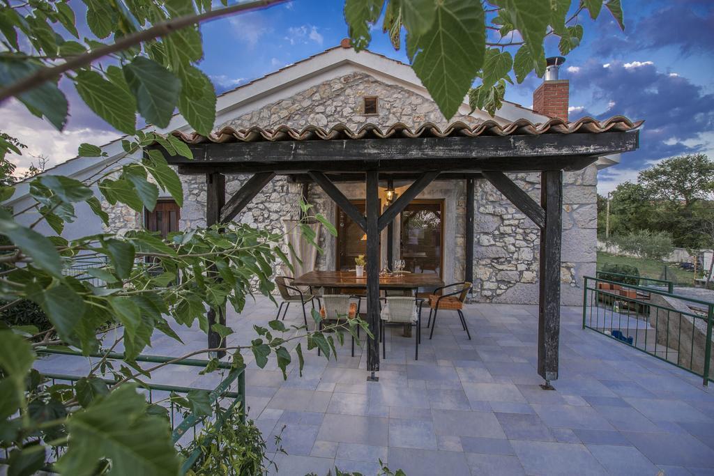 Apartments Villa Kras Krk Malinska Exterior photo